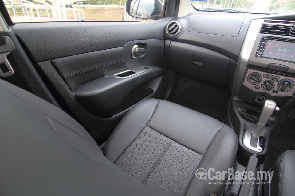 Nissan X-Gear L11 Facelift (2014) Interior