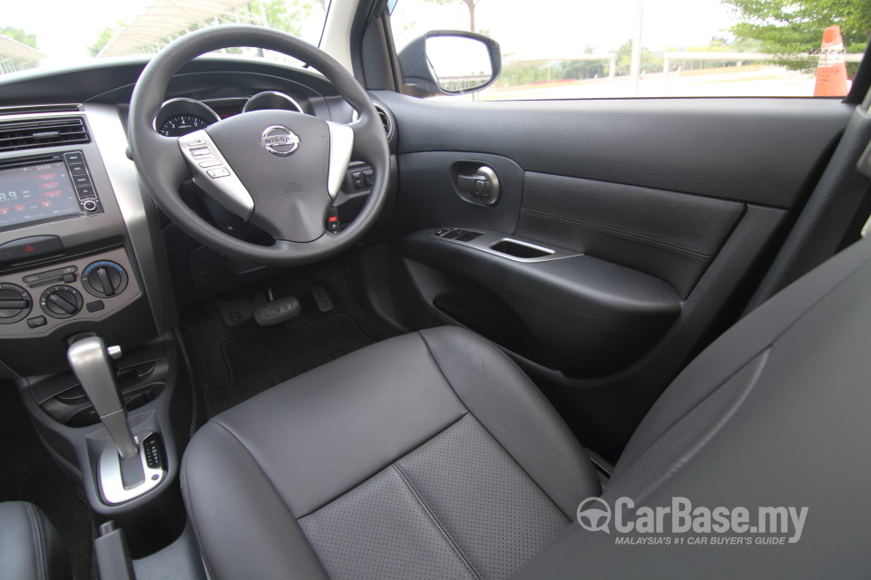 Nissan X-Gear L11 Facelift (2014) Interior