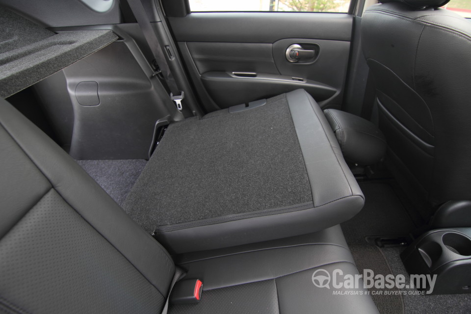 Nissan X-Gear L11 Facelift (2014) Interior