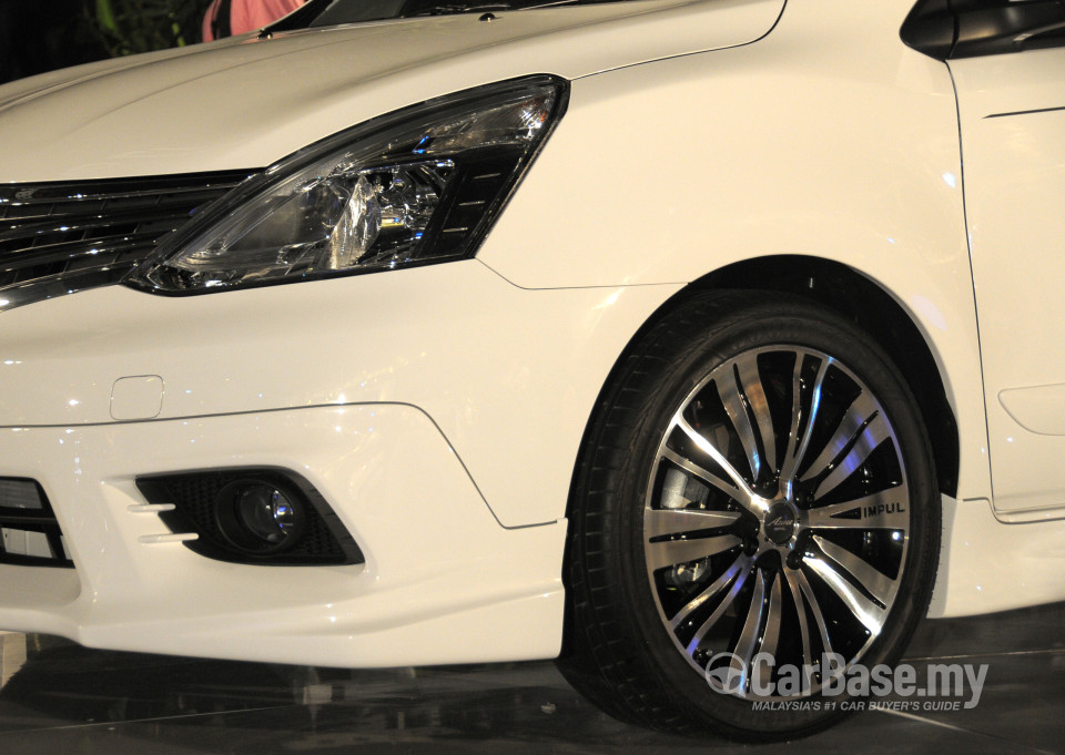 Nissan Grand Livina L11 Facelift (2013) Exterior