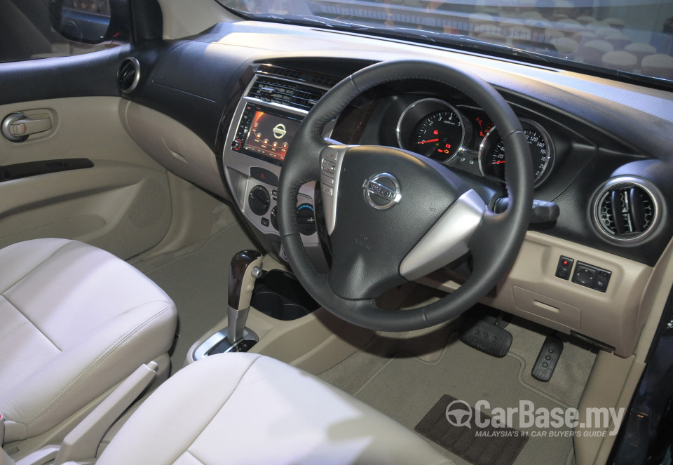 Nissan Grand Livina L11 Facelift (2013) Interior