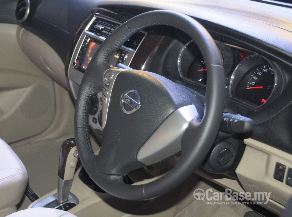 Nissan Grand Livina L11 Facelift (2013) Interior