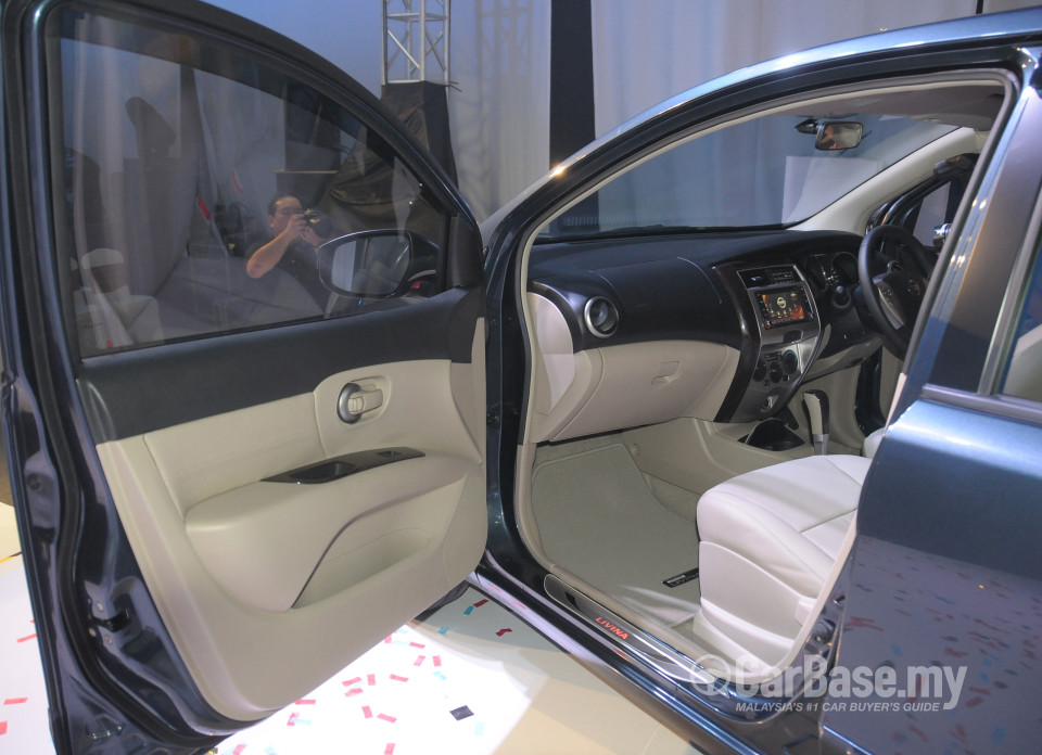Nissan Grand Livina L11 Facelift (2013) Interior