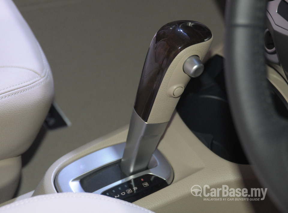 Nissan Grand Livina L11 Facelift (2013) Interior