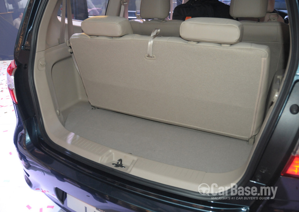 Nissan Grand Livina L11 Facelift (2013) Interior