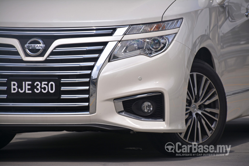 Nissan Elgrand E52 Facelift (2014) Exterior