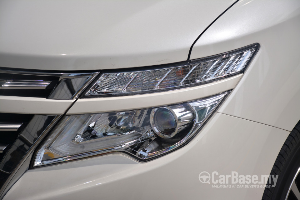 Nissan Elgrand E52 Facelift (2014) Exterior