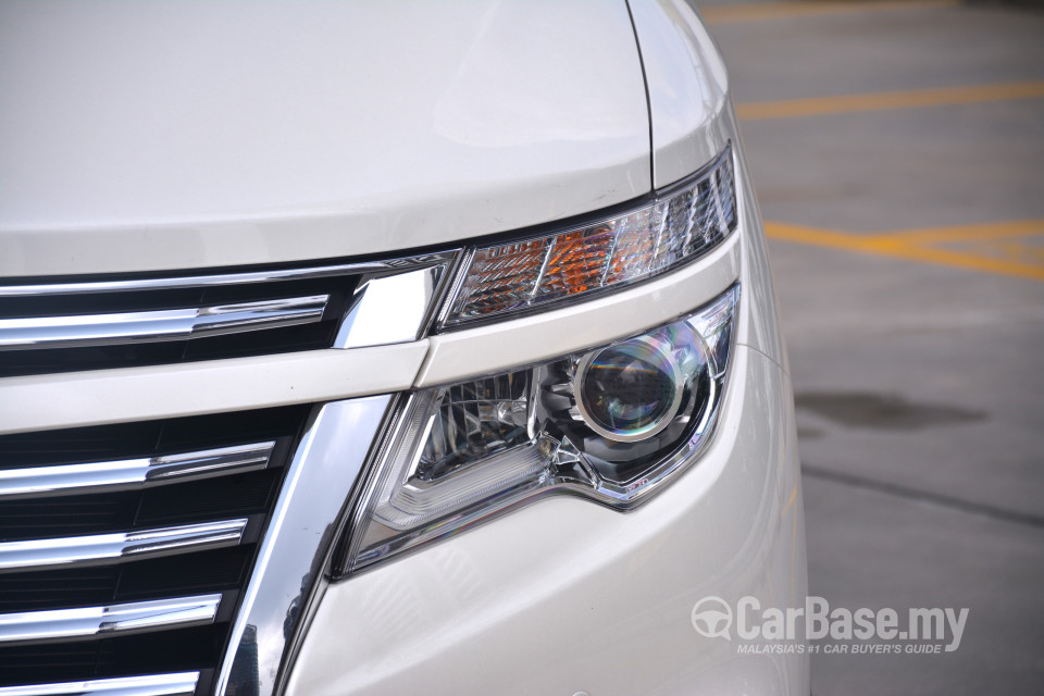 Nissan Elgrand E52 Facelift (2014) Exterior