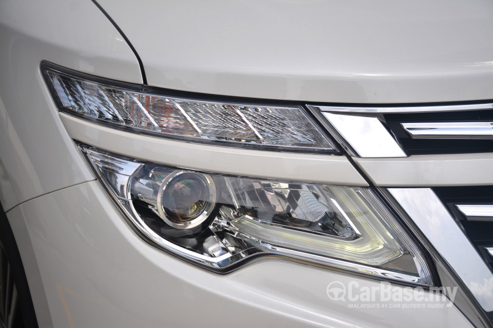Nissan Elgrand E52 Facelift (2014) Exterior