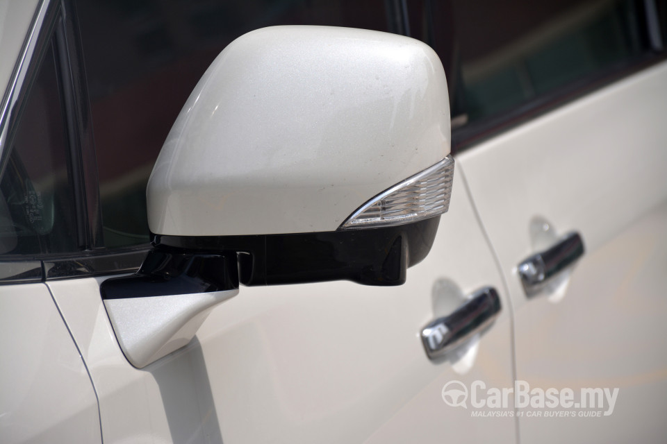 Nissan Elgrand E52 Facelift (2014) Exterior