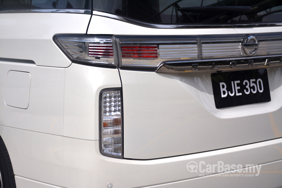 Nissan Elgrand E52 Facelift (2014) Exterior