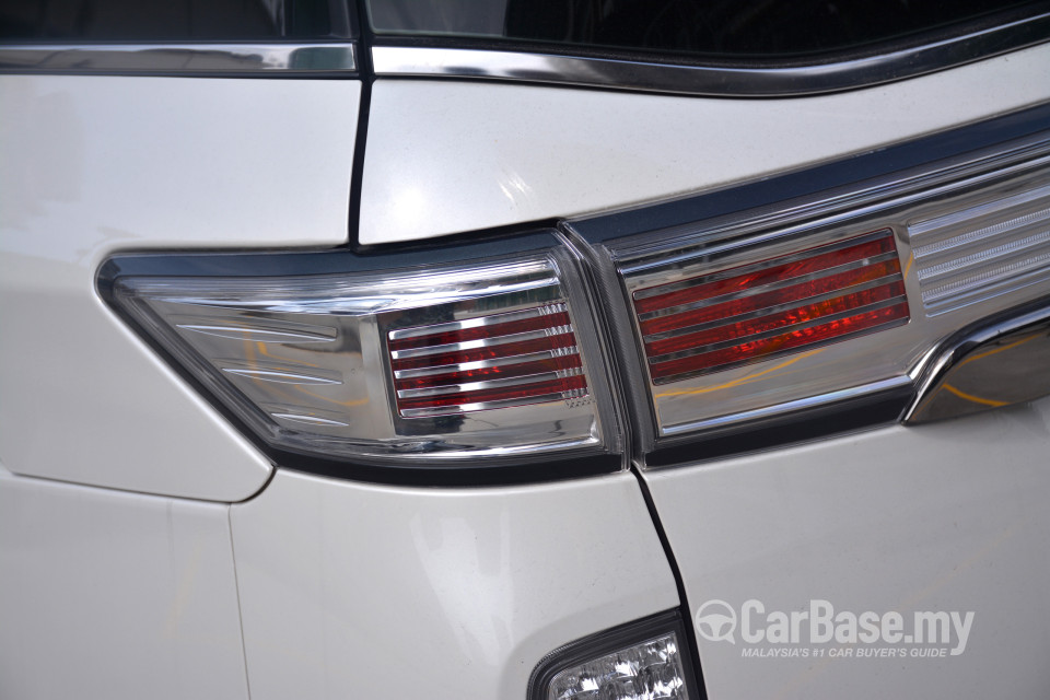 Nissan Elgrand E52 Facelift (2014) Exterior