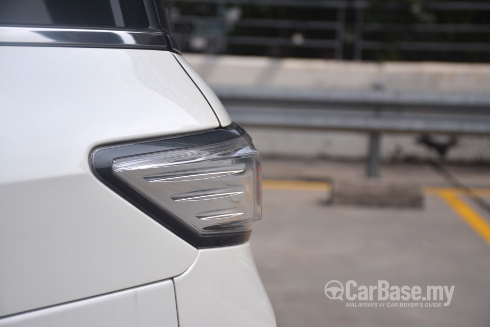 Nissan Elgrand E52 Facelift (2014) Exterior