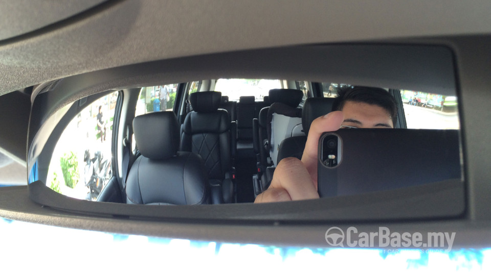 Nissan Elgrand E52 Facelift (2014) Interior