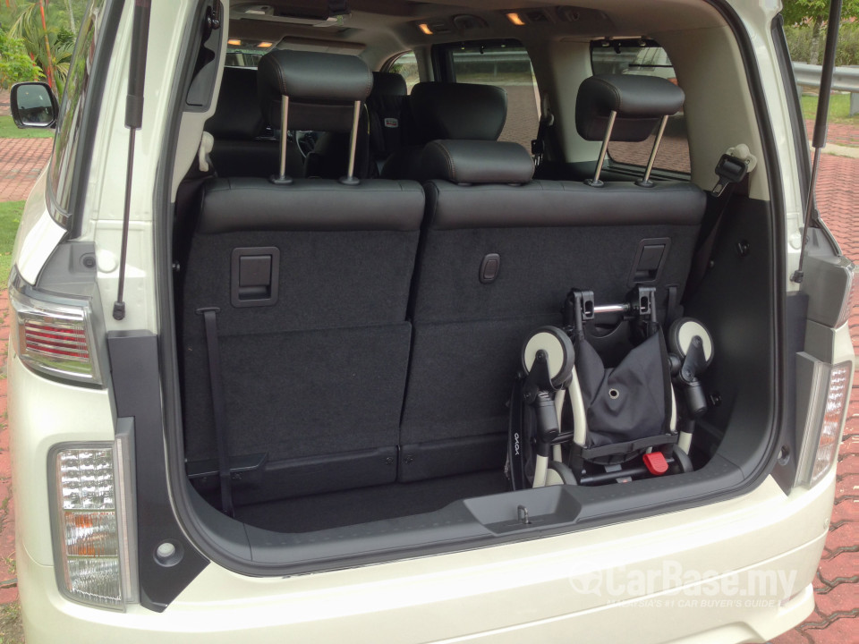Nissan Elgrand E52 Facelift (2014) Interior