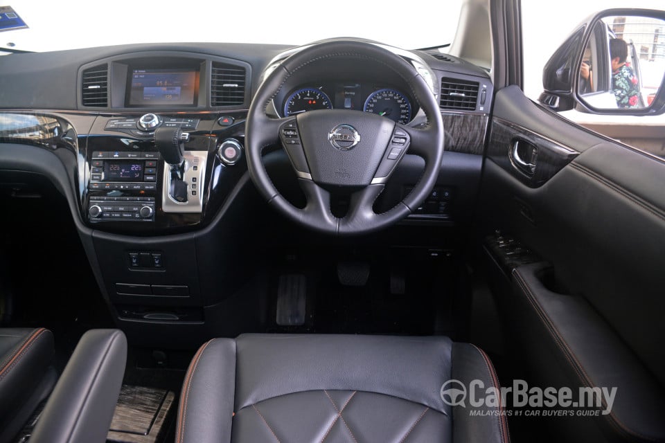 Nissan Elgrand E52 Facelift (2014) Interior