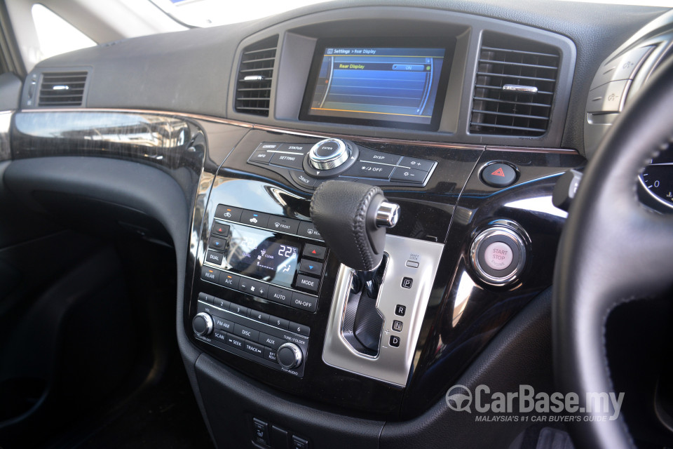Nissan Elgrand E52 Facelift (2014) Interior