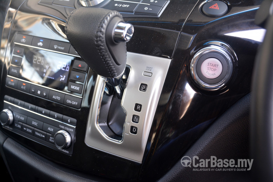 Nissan Elgrand E52 Facelift (2014) Interior