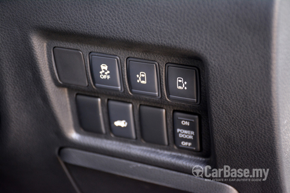 Nissan Elgrand E52 Facelift (2014) Interior