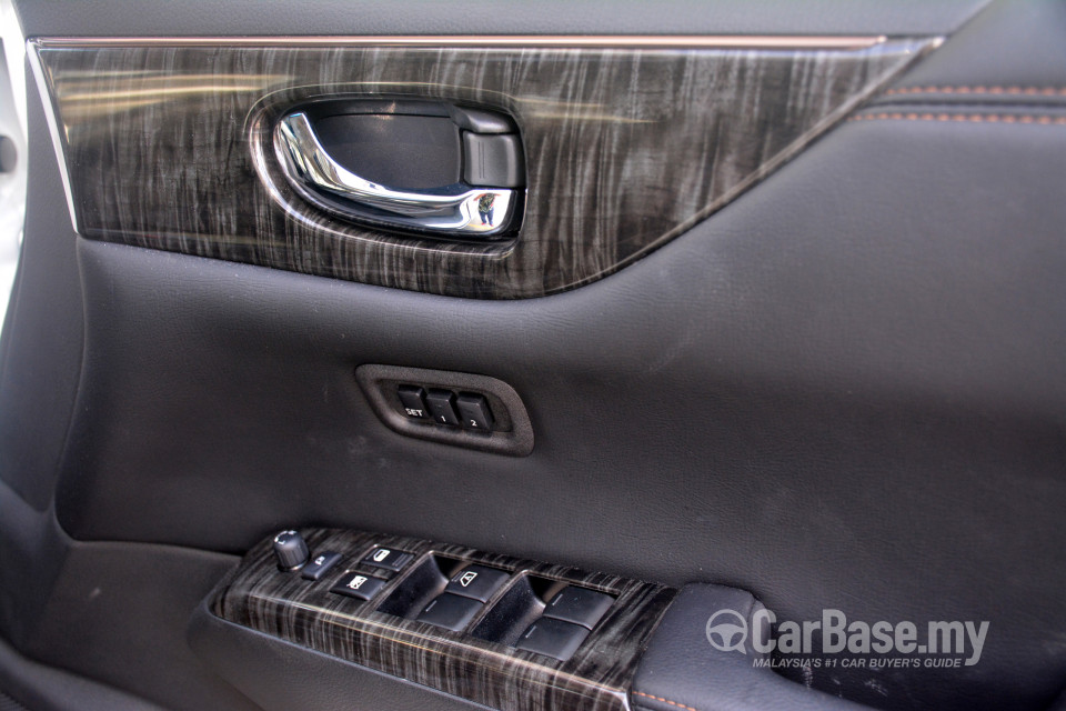 Nissan Elgrand E52 Facelift (2014) Interior