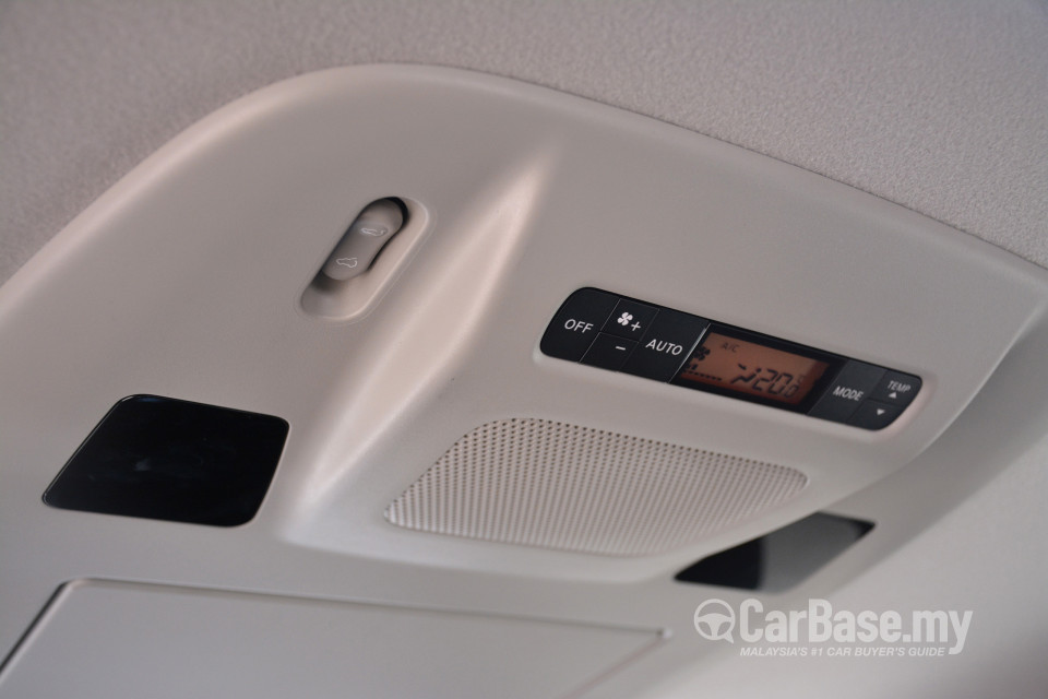 Nissan Elgrand E52 Facelift (2014) Interior