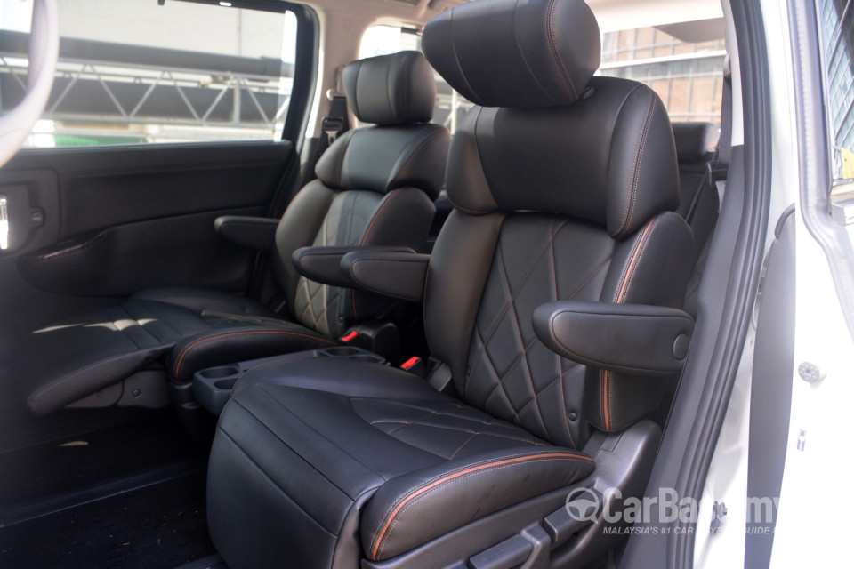 Nissan Elgrand E52 Facelift (2014) Interior