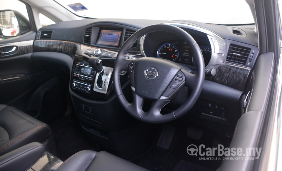 Nissan Elgrand E52 Facelift (2014) Interior