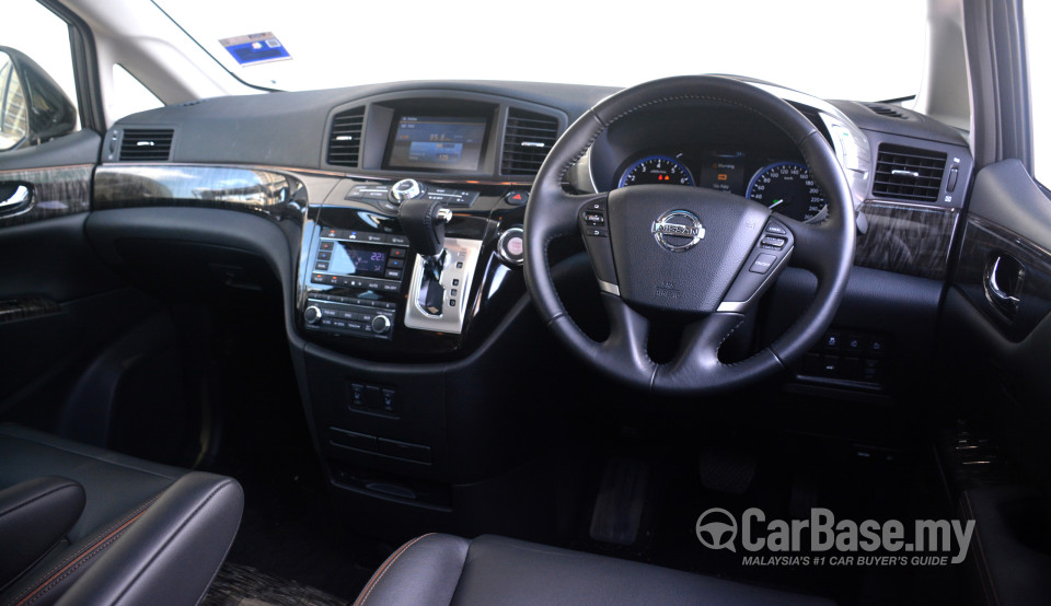 Nissan Elgrand E52 Facelift (2014) Interior