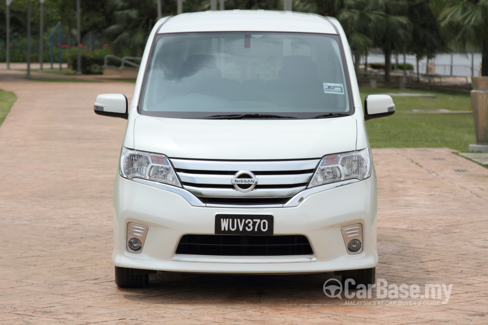 Nissan Serena S-Hybrid C26 (2013) Exterior