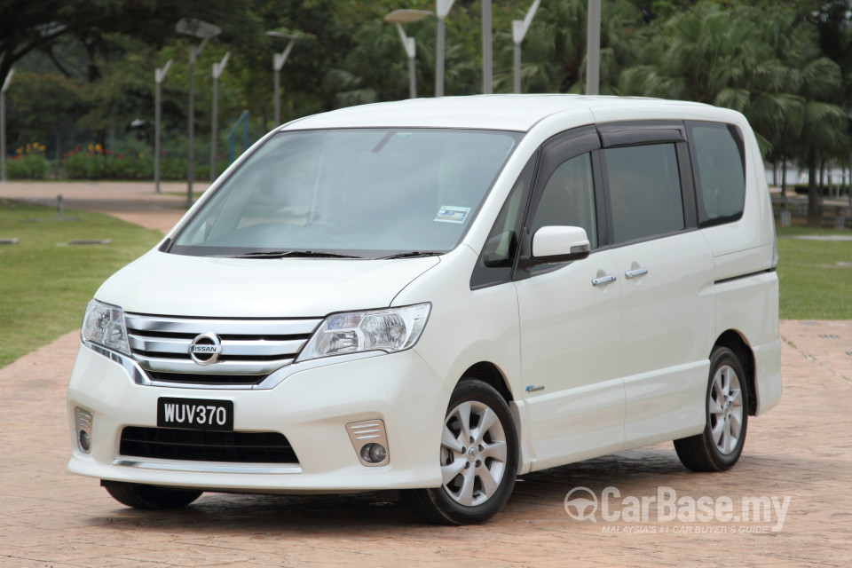 Nissan Serena S-Hybrid C26 (2013) Exterior