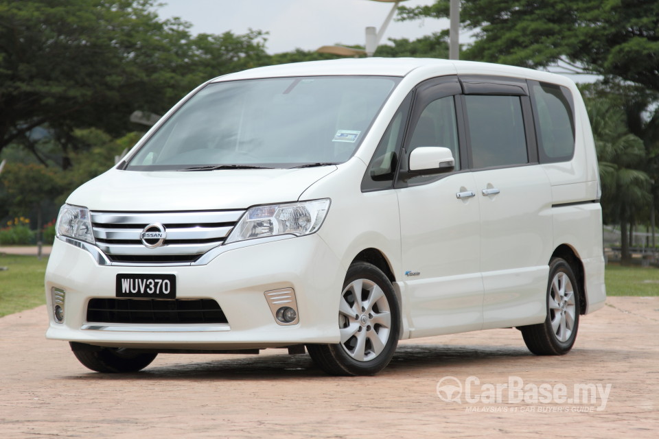 Nissan Serena S-Hybrid C26 (2013) Exterior