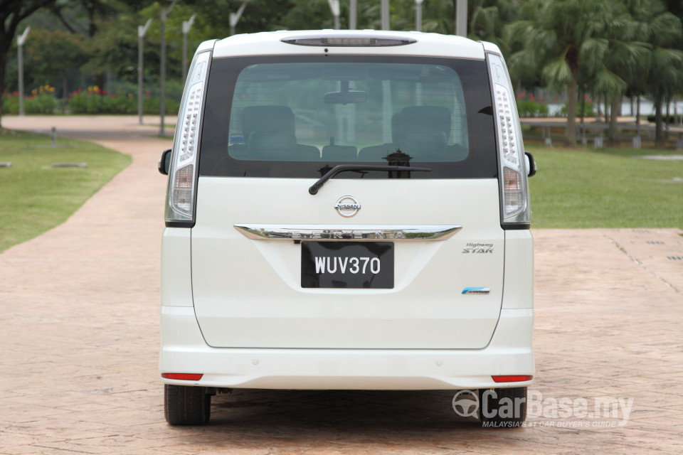 Nissan Serena S-Hybrid C26 (2013) Exterior