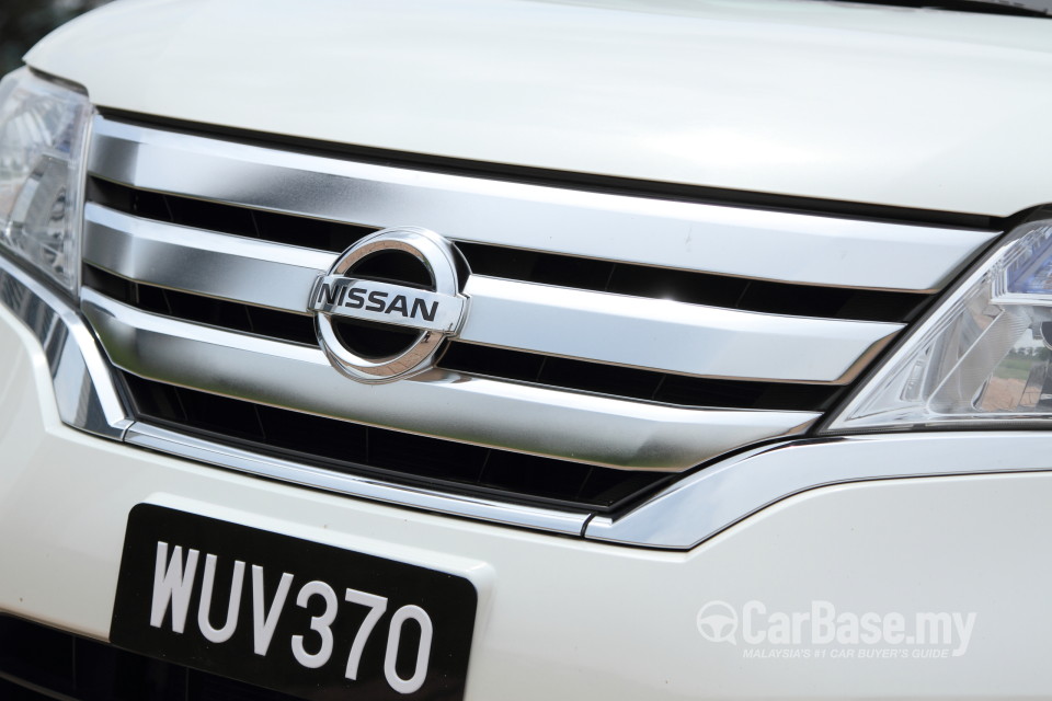 Nissan Serena S-Hybrid C26 (2013) Exterior