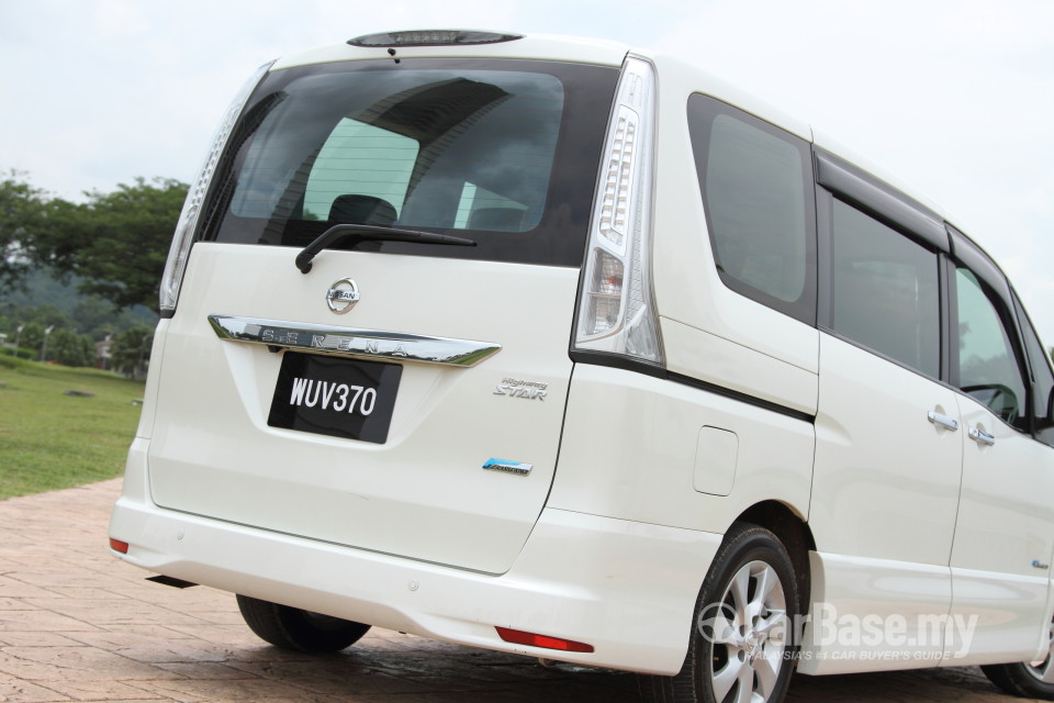 Nissan Serena S-Hybrid C26 (2013) Exterior