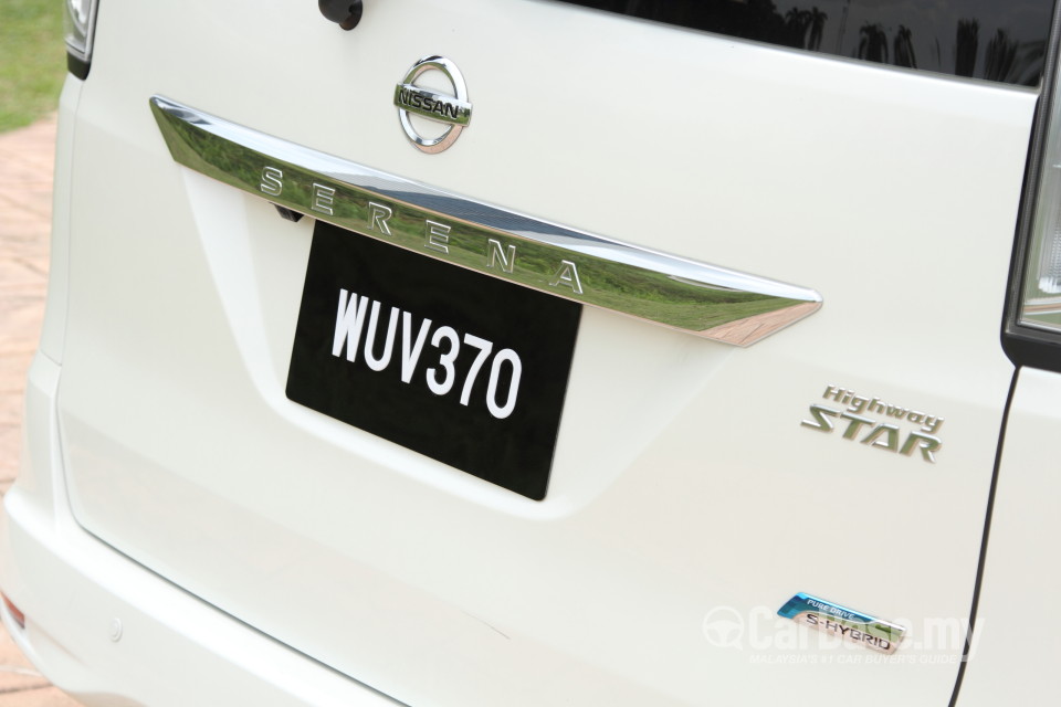 Nissan Serena S-Hybrid C26 (2013) Exterior