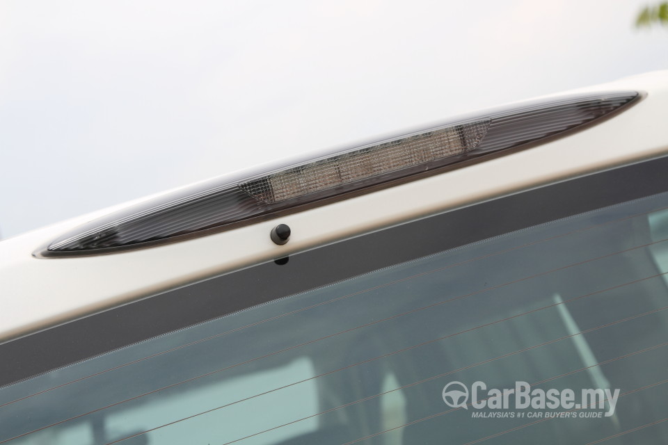 Nissan Serena S-Hybrid C26 (2013) Exterior