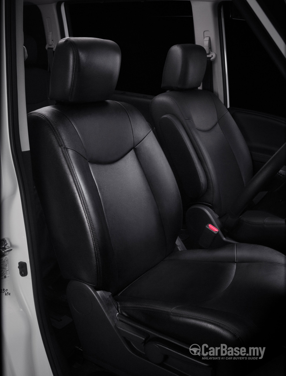 Nissan Serena S-Hybrid C26 (2013) Interior