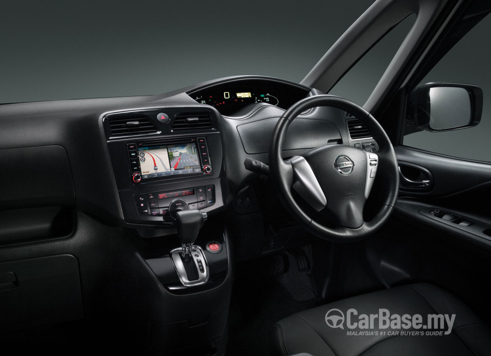Nissan Serena S-Hybrid C26 (2013) Interior