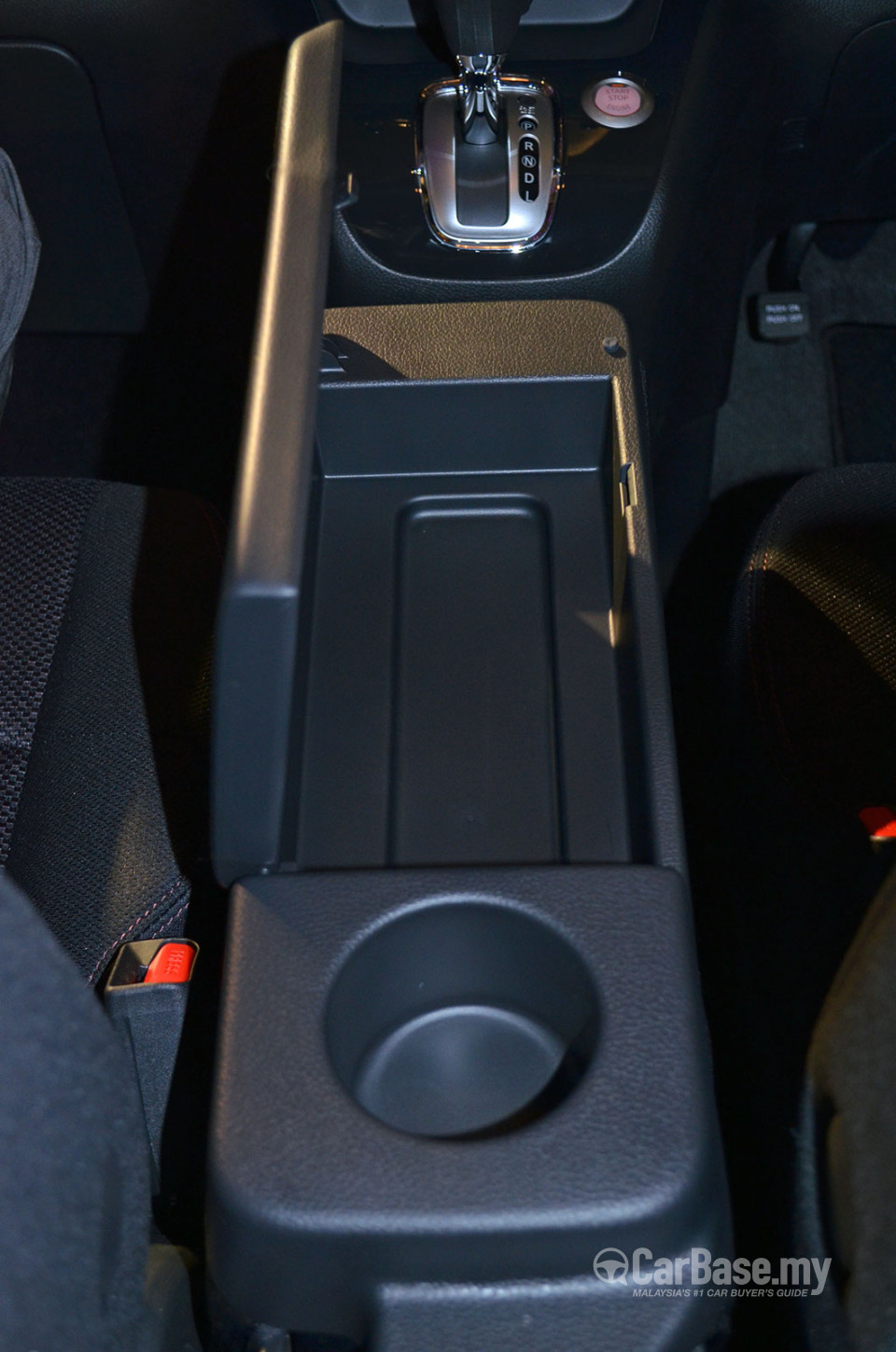 Nissan Serena S-Hybrid C26 (2013) Interior