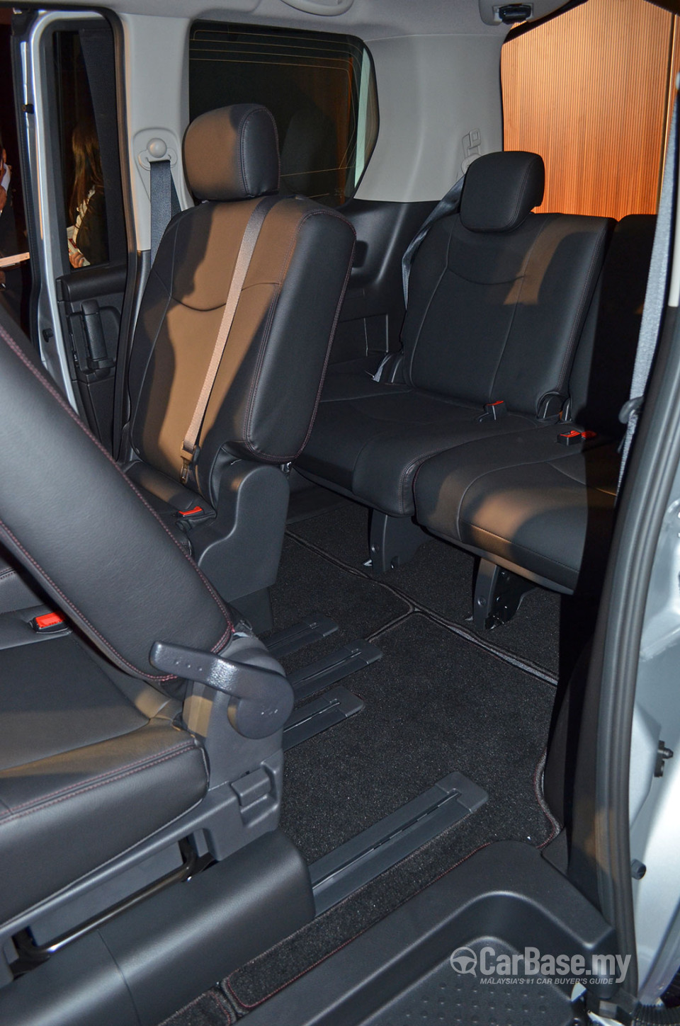 Nissan Serena S-Hybrid C26 (2013) Interior