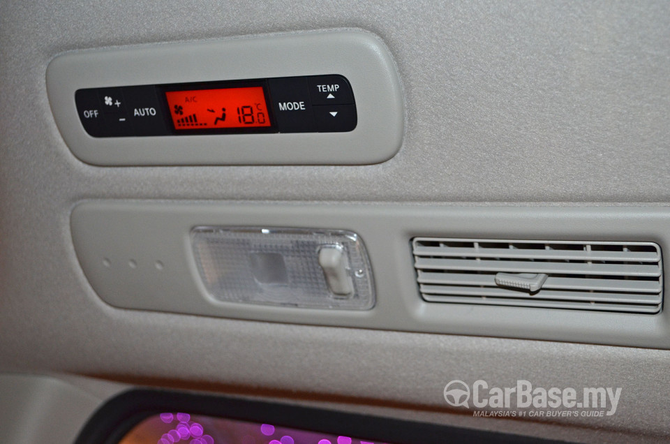 Nissan Serena S-Hybrid C26 (2013) Interior