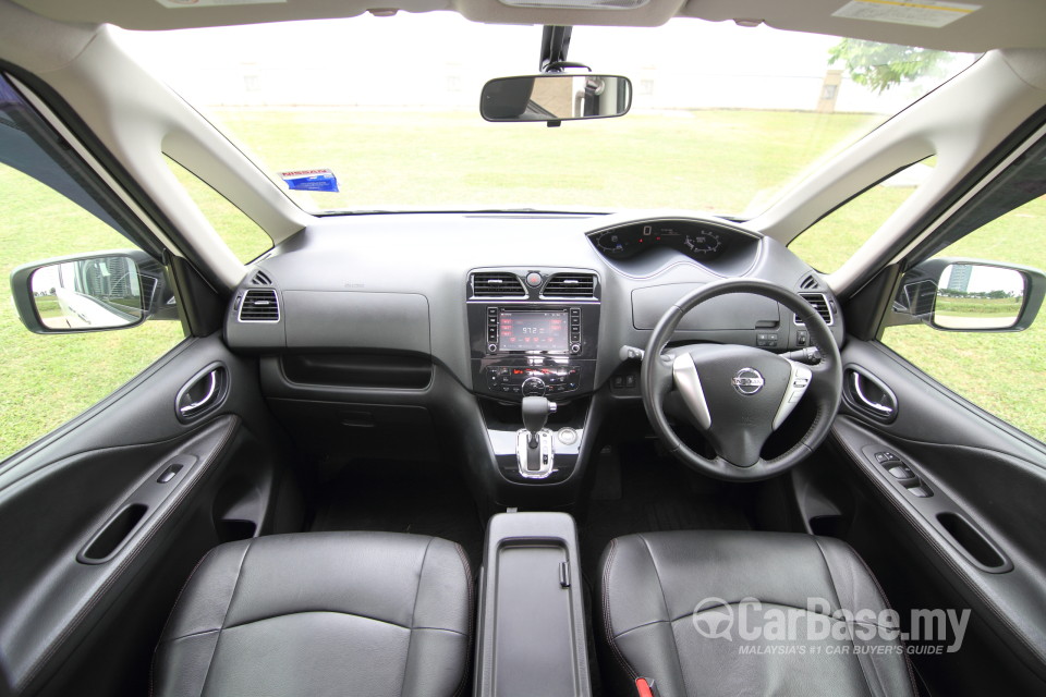 Nissan Serena S-Hybrid C26 (2013) Interior