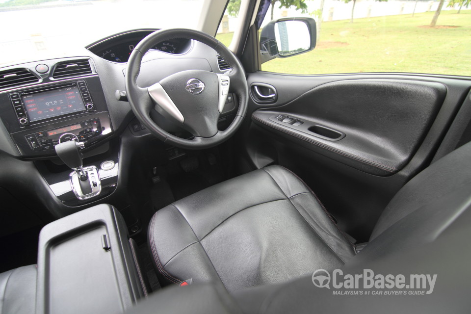 Nissan Serena S-Hybrid C26 (2013) Interior