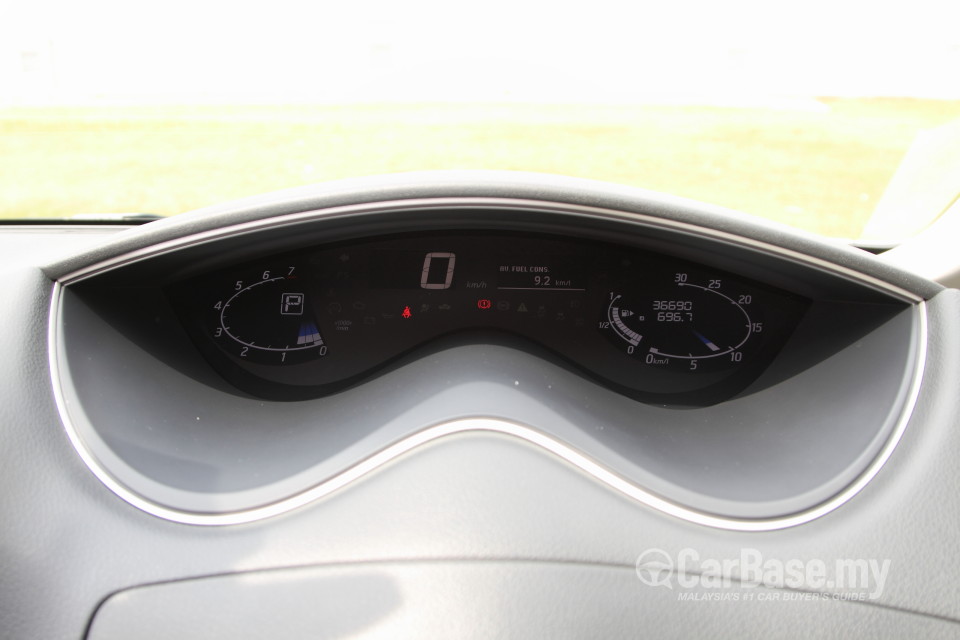 Nissan Serena S-Hybrid C26 (2013) Interior