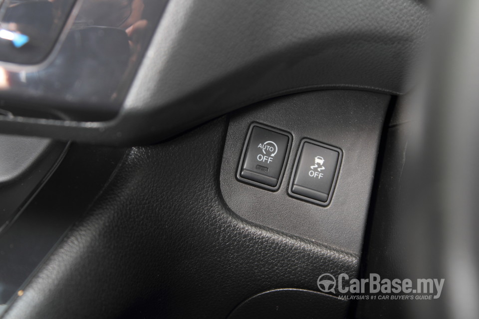 Nissan Serena S-Hybrid C26 (2013) Interior