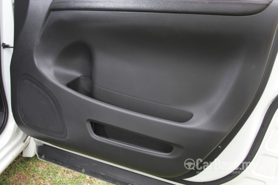 Nissan Serena S-Hybrid C26 (2013) Interior