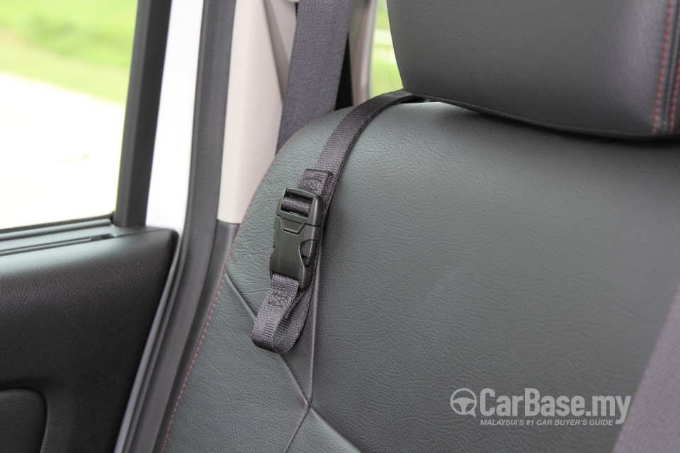 Nissan Serena S-Hybrid C26 (2013) Interior