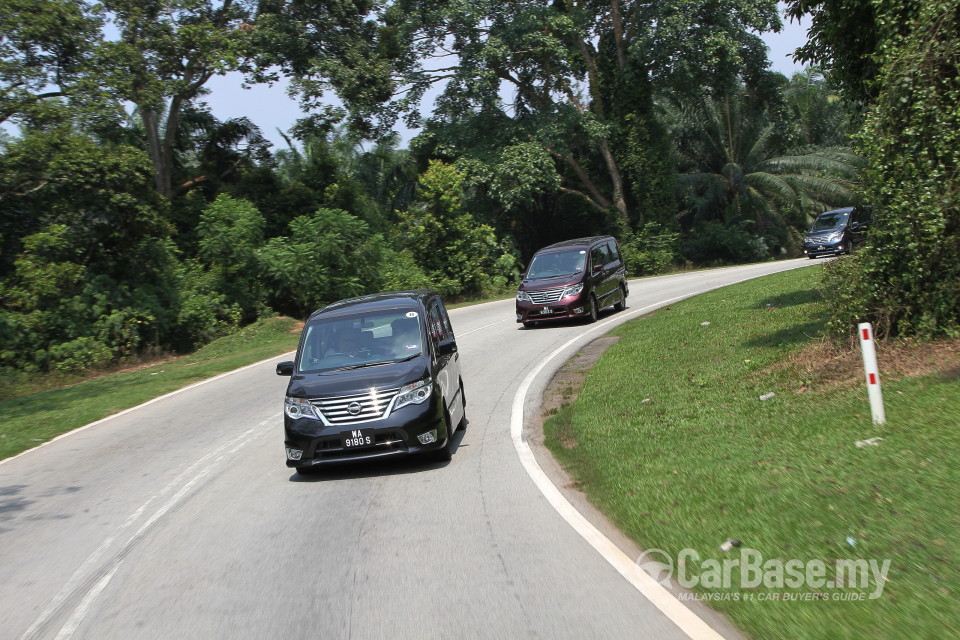 Nissan Serena S-Hybrid C26 Facelift (2014) Exterior