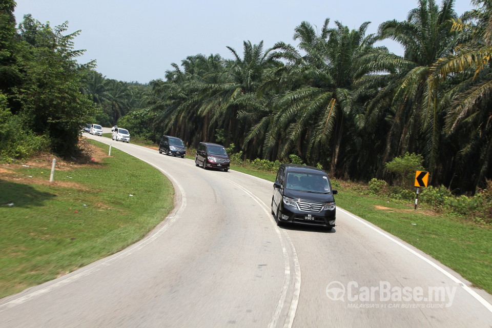 Nissan Serena S-Hybrid C26 Facelift (2014) Exterior