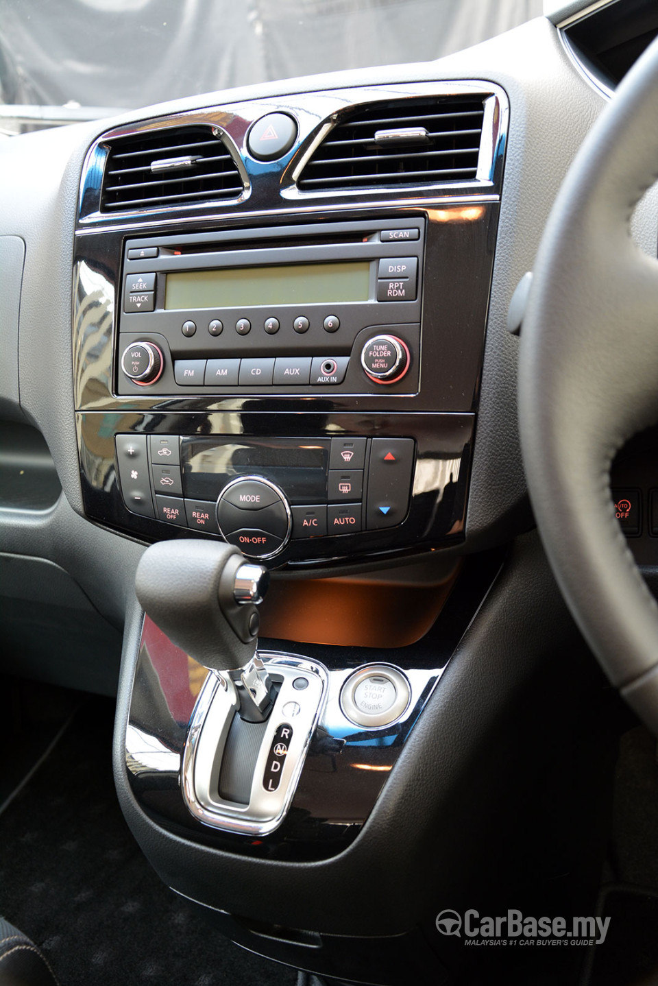 Nissan Serena S-Hybrid C26 Facelift (2014) Interior